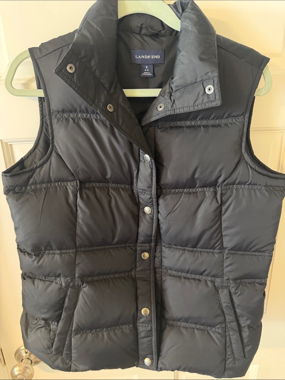Lands' End Quilted Snap-Front Down Vest
Black Size Gorpcore Cabincore Small 4-6